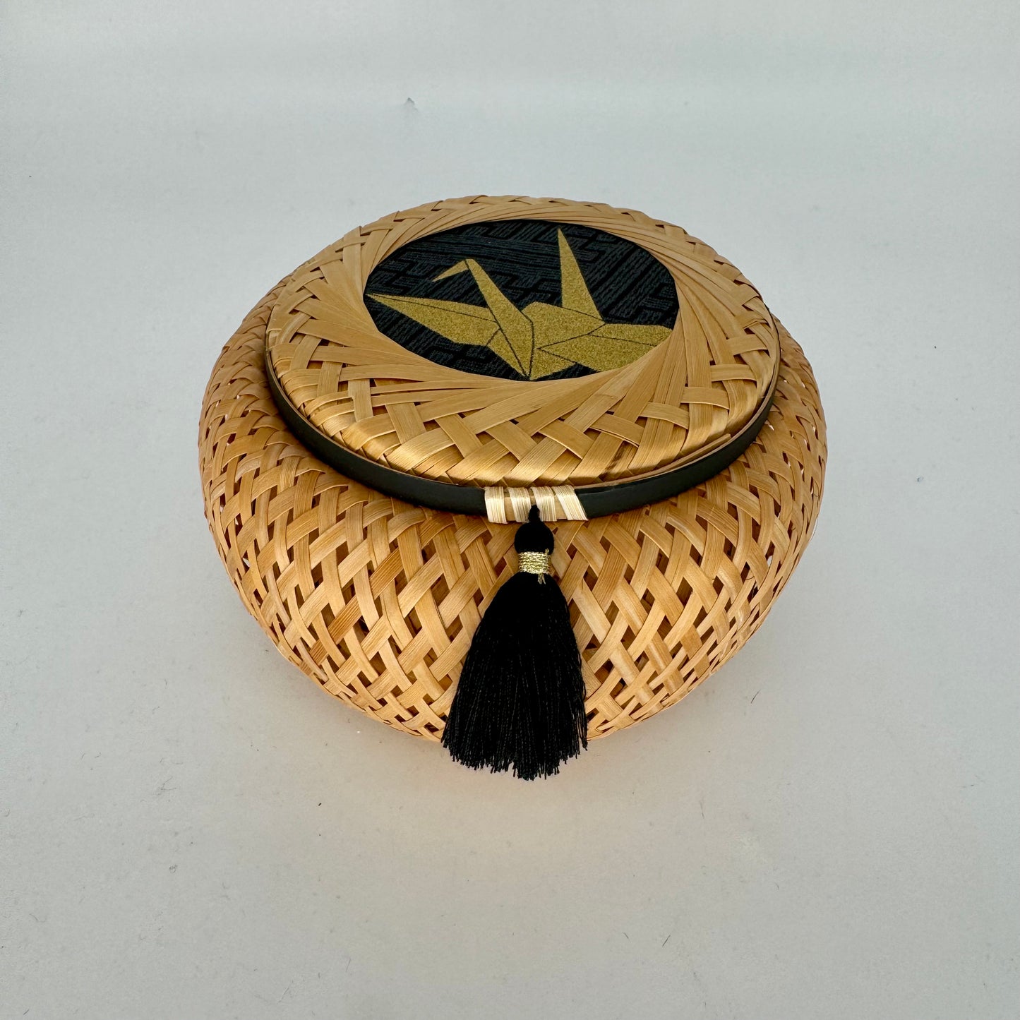 BELA Black Round [Medium]
