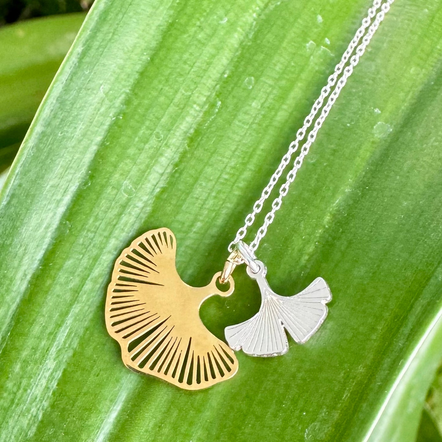 BI-COLOR GINKGO [Scapular] Necklace