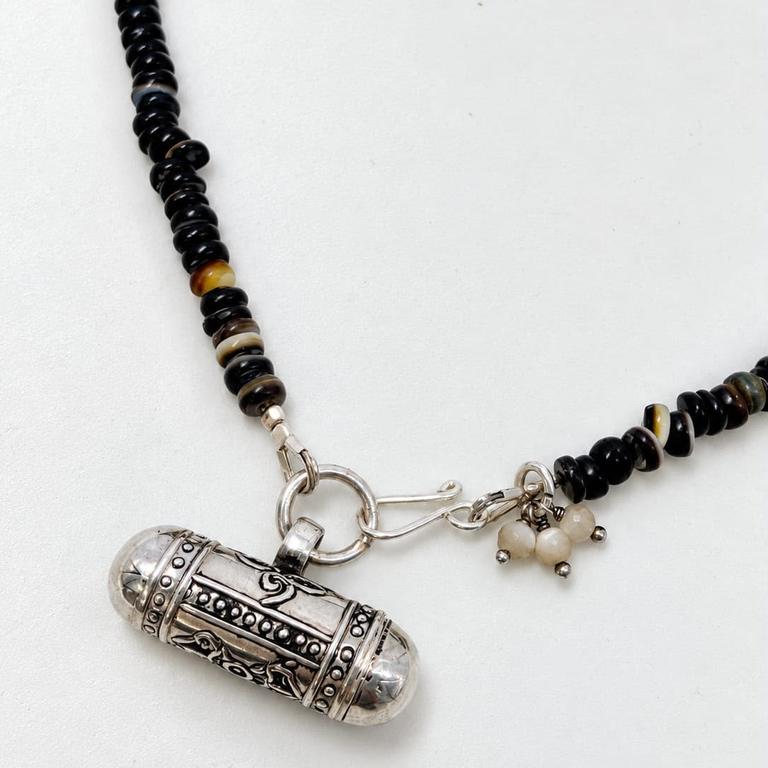 POKHARA [Choker] Necklace
