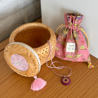 GIFT SET - NECKLACE [Sun]+ SQUARE BASE WOVEN BASKET [Small]